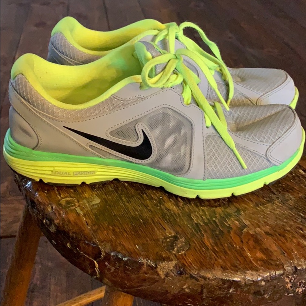 Nike sneakers size 7